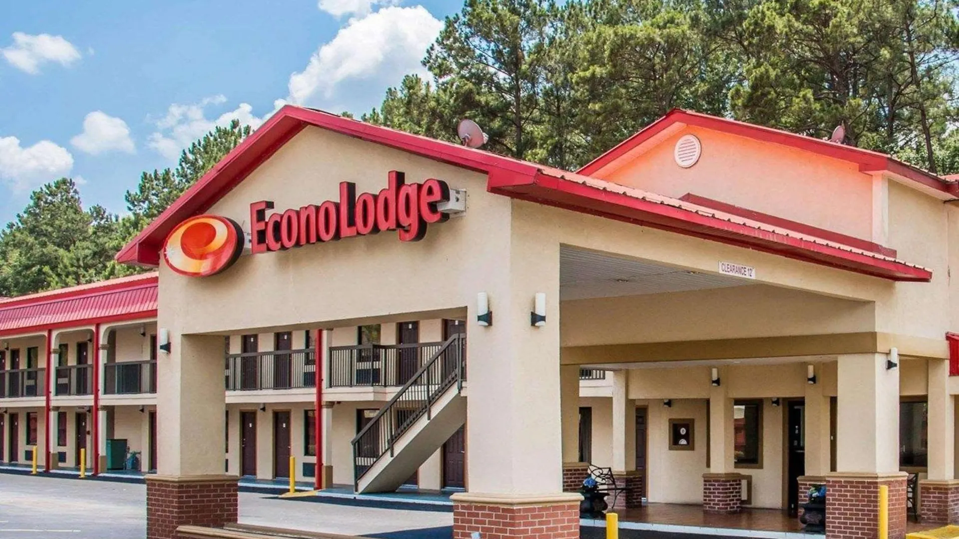 Where to Stay in Georgia: 14 Best Lodge Hotels Reviewed